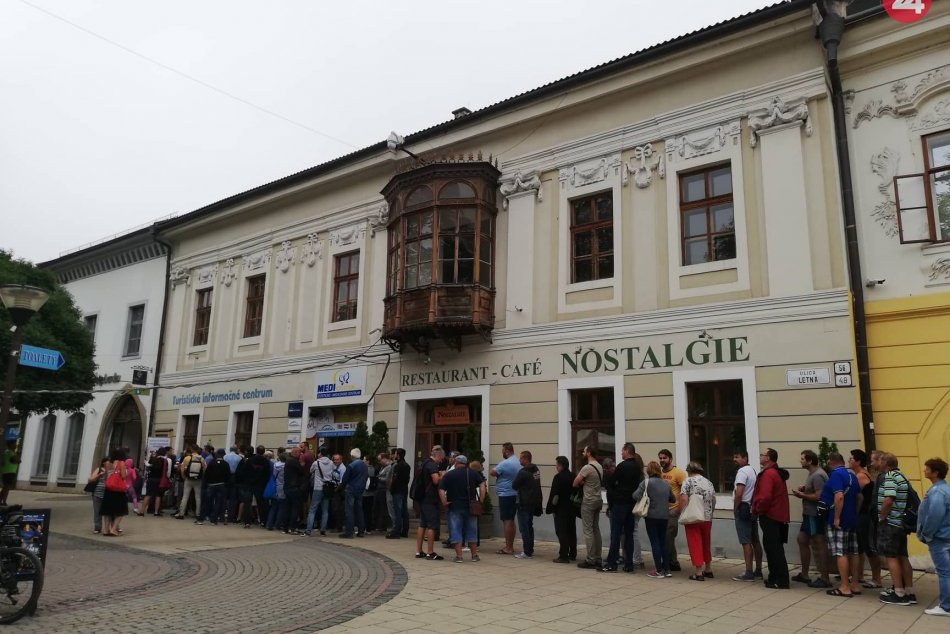 Zábery, ktoré hovoria za všetko: Takýto záujem spôsobila novoveská eurobankovka