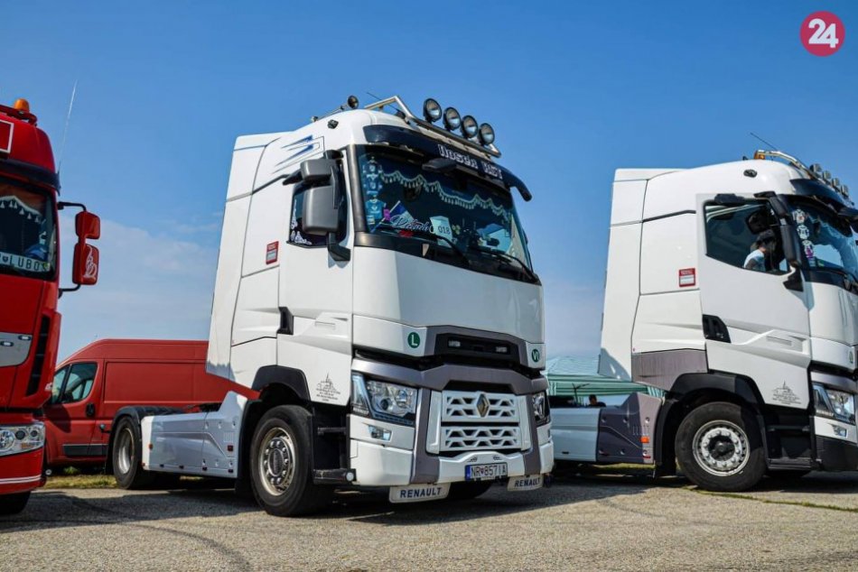 Počasie ich neodradilo: Na zraz pri Nitre prišlo vyše 220 ťahačov, FOTO