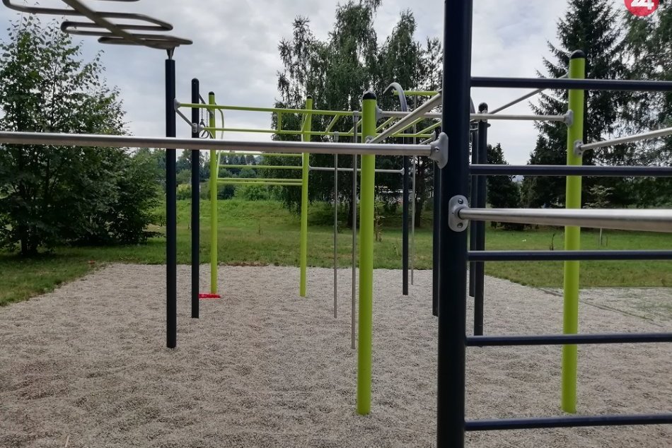 OBRAZOM: Na Sídlisku III si môžete zacvičiť na novom workoutovom ihrisku