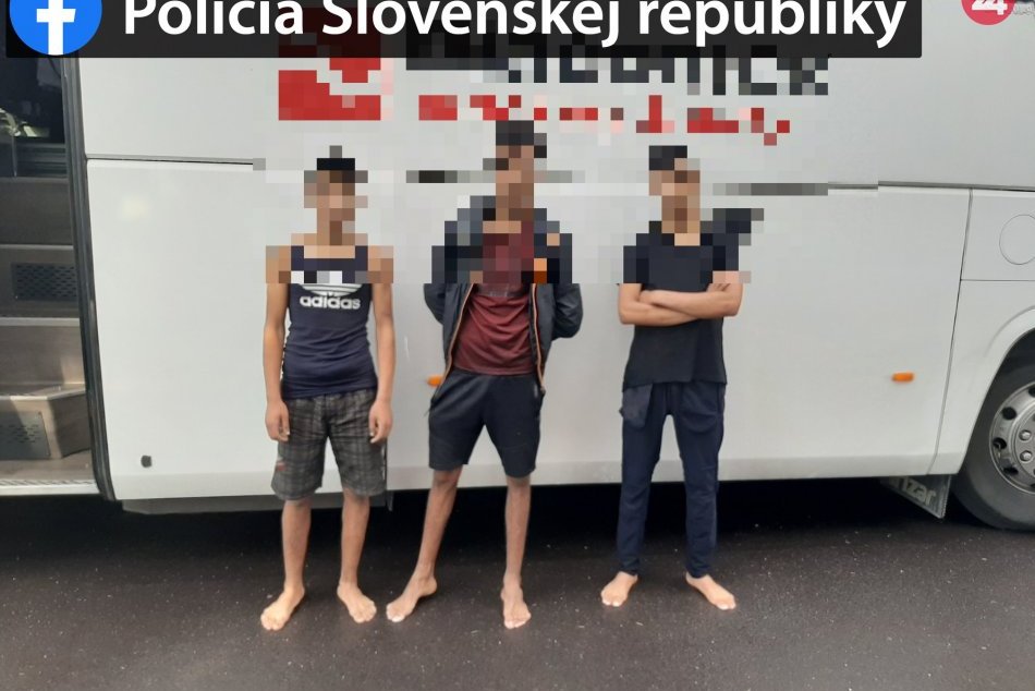 Migranti sa ukrývali v podvozku autobusu v Krupine