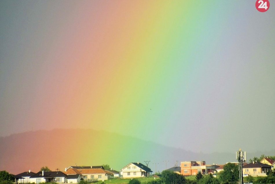 Nádhera zachytená na FOTKÁCH: Nad Prešovom sa zjavila obrovská dúha