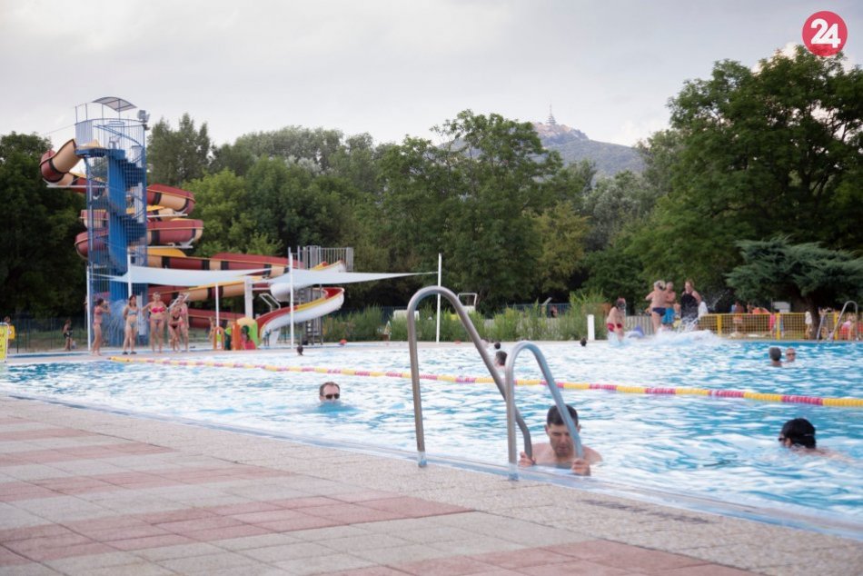 Sezóna na kúpalisku je v plnom prúde: Vyššie ceny podľa mesta ľudí neodradili, F
