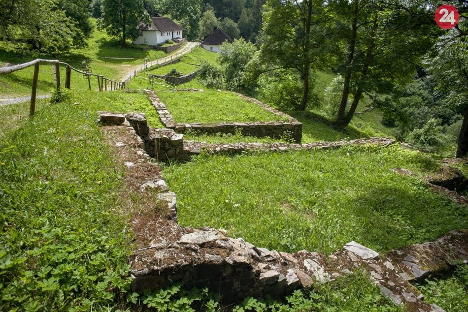 V OBRAZOCH: Vypálená obec Kalište