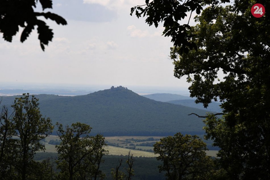 Príroda pri Nitre prilákala aj turistov zo Strečna: Vydali sa pokoriť Tribeč, FO