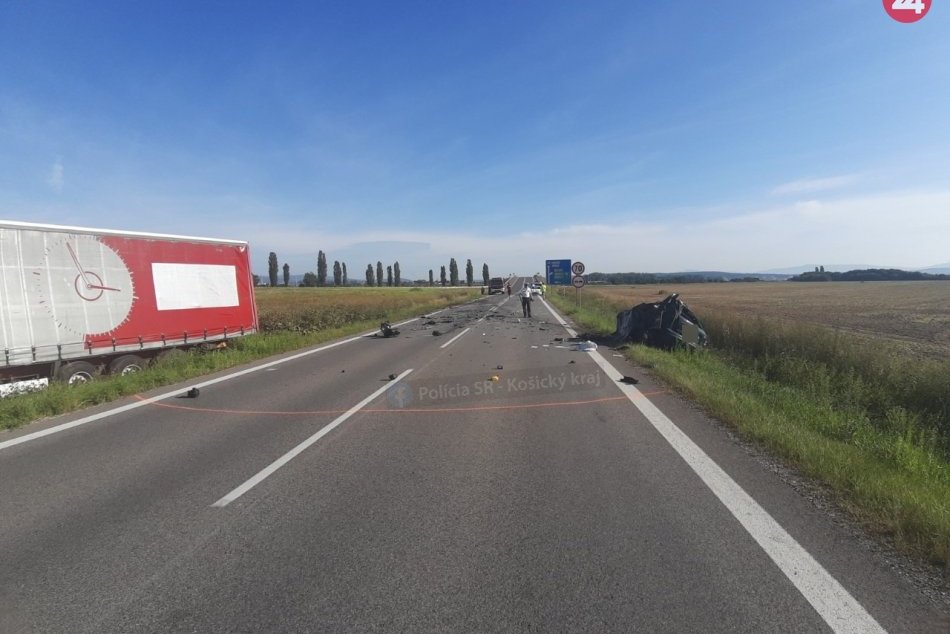Tragické ráno pri Košiciach: Čelná zrážka si vyžiadala jeden život