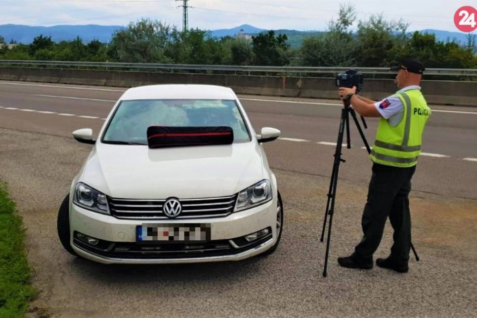 Dopraváci v Trenčianskom kraji budú častejšie posielať pokuty vodičom domov