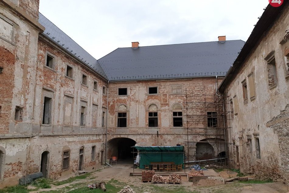 Coburgovský kaštieľ tohto roku opravuje 15 nezamestnaných