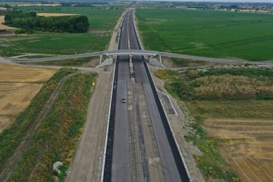 Práce na výstavbe D4R7 napredujú