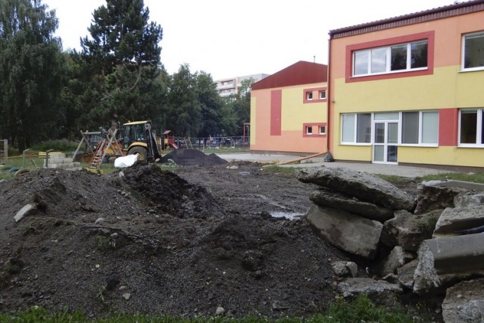 OBRAZOM: Pozrite si priebeh realizácie prístavby v MŠ na Podtatranskej ulici