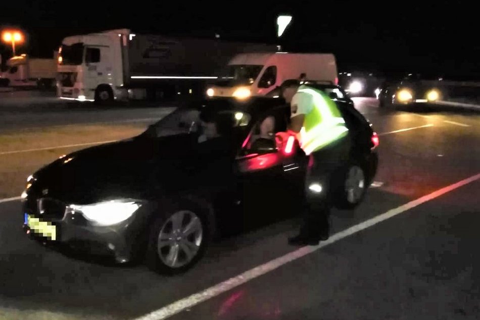 Polícia mala v Trenčianskom kraji veľkú akciu: Takto kontrolovali na odpočívadle