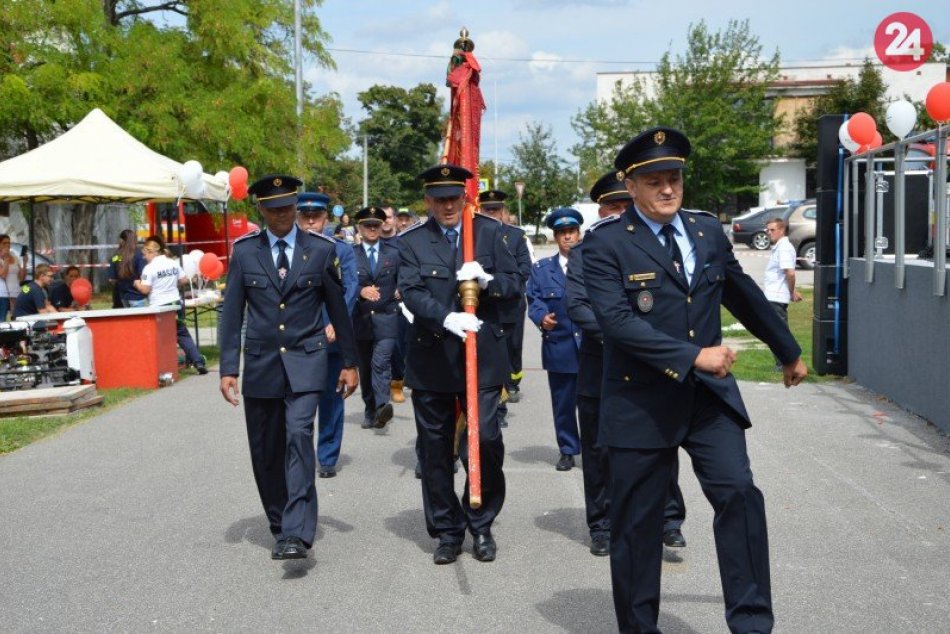 Večianski hasiči oslavovali:140. výročie s plaketami, FOTO