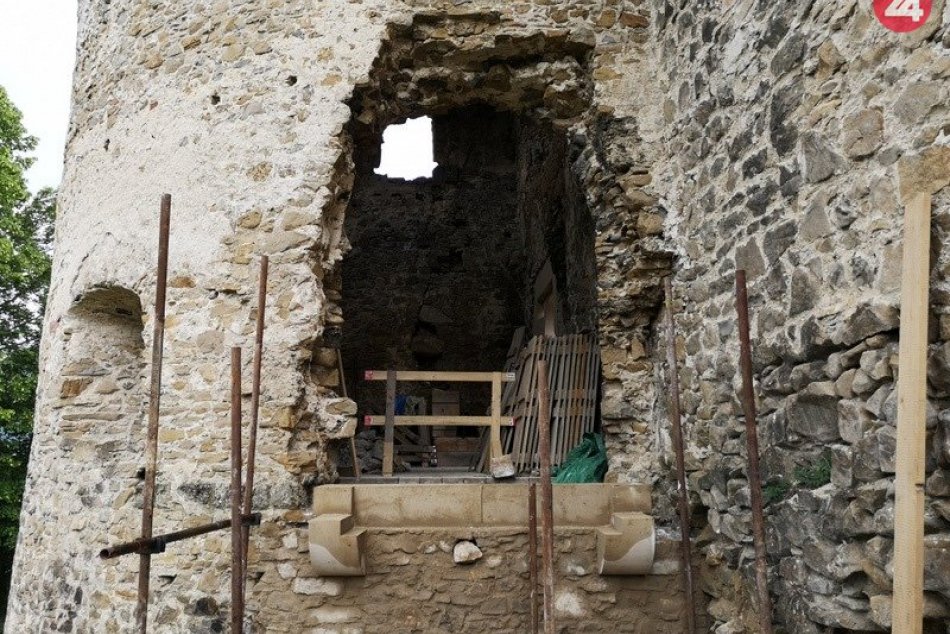 Nový portál na Považskom hrade: Takto postupne vznikol