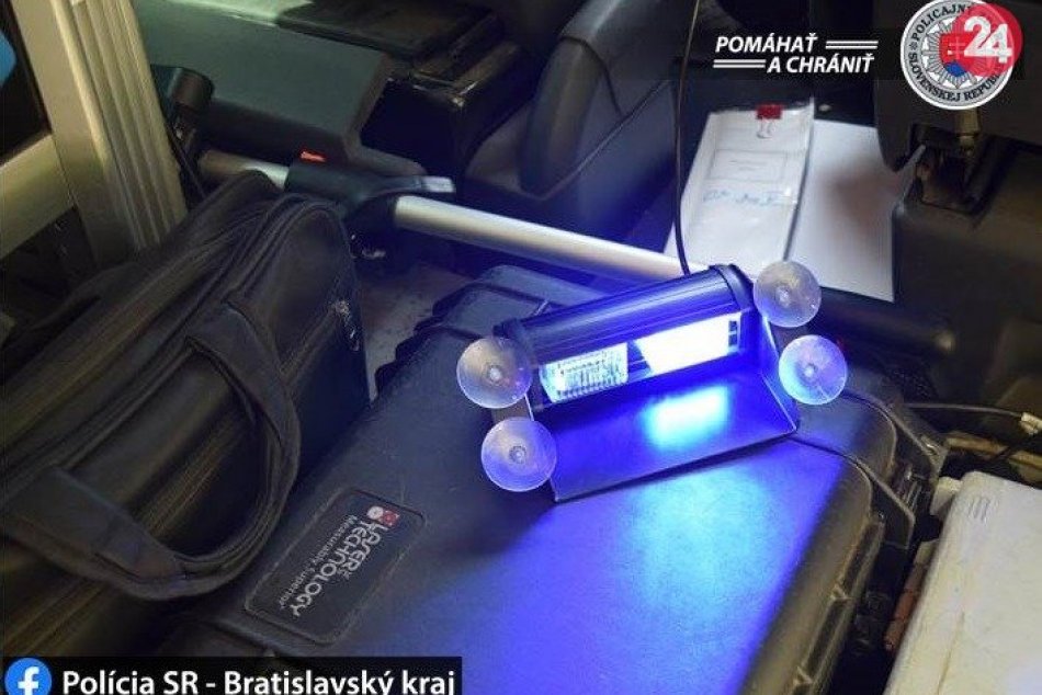 56-ročný vodič šoféroval s majákmi pod vplyvom drog