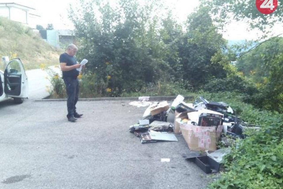 V OBRAZOCH: Čierna skládka na Vršackej ulici