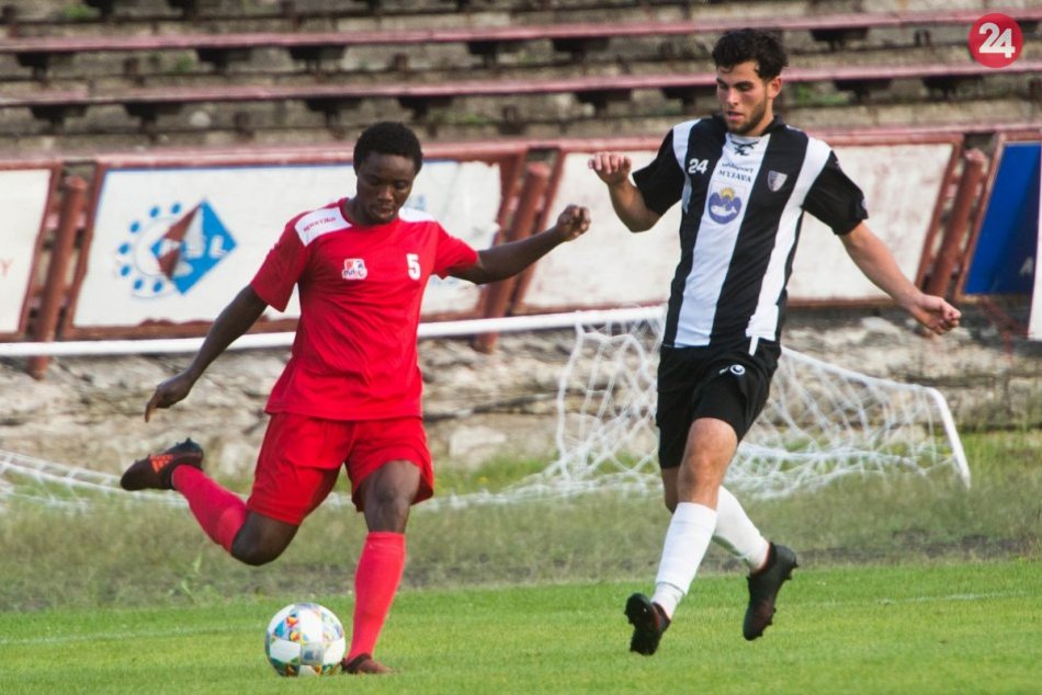 Šláger tretej ligy na FOTO: Považská Bystrica - Myjava 1:2