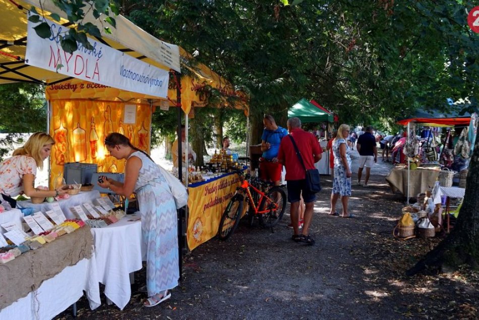 Remeselníci zaplnili okolie zámku Topoľčianky: Konal sa tu tradičný festival
