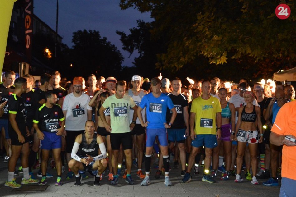 Konal sa Beh nočnou Šaľou: Dobehlo 435 účastníkov, FOTO
