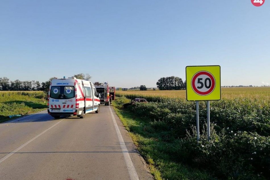 Pri Farárskom došlo k zrážke osobného auta s autobusom
