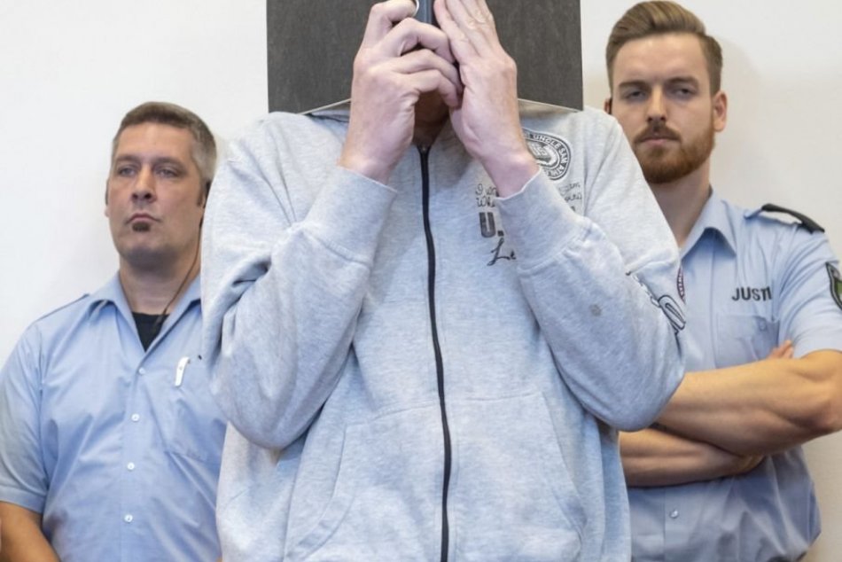 Dvoch mužov odsúdili za zneužívanie desiatok detí v tábore