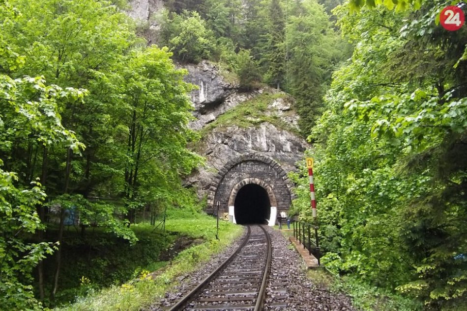 V OBRAZOCH: Prepojenie el. vedení Harmanec - Čremošné