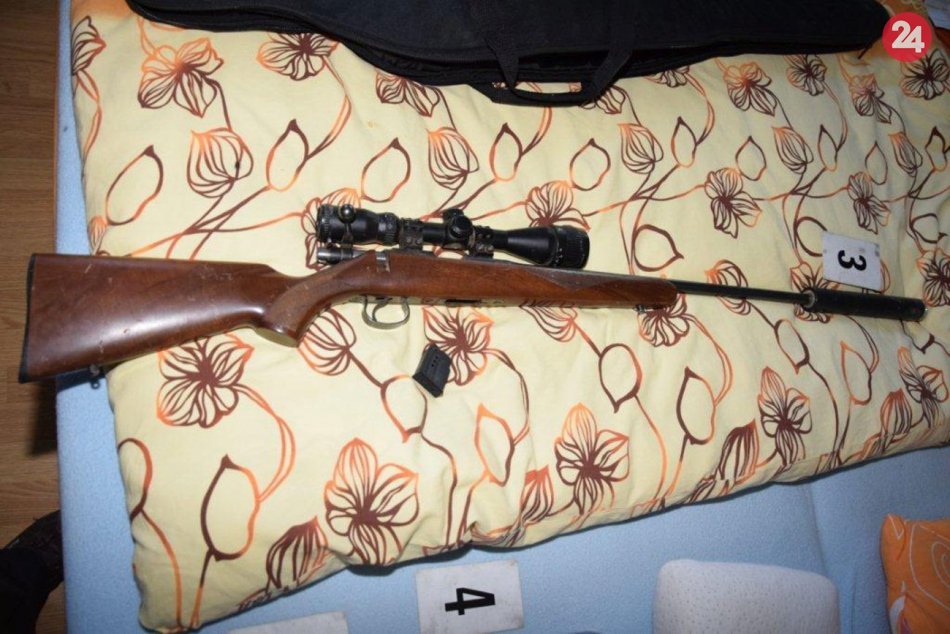 Zadržali Taliana, ktorý mal zastreliť daniela nelegálne držanou zbraňou