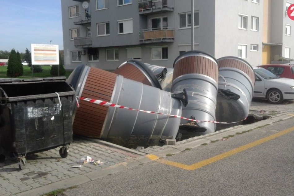 Búrka vyčíňala aj v Šali: Vyplavila polopodzemné kontajnery, FOTO