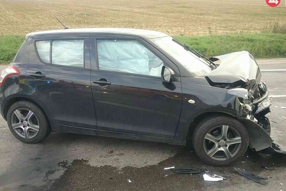 Nehoda v katastri obce Trenčianska Turná: Pozrite zábery od hasičov