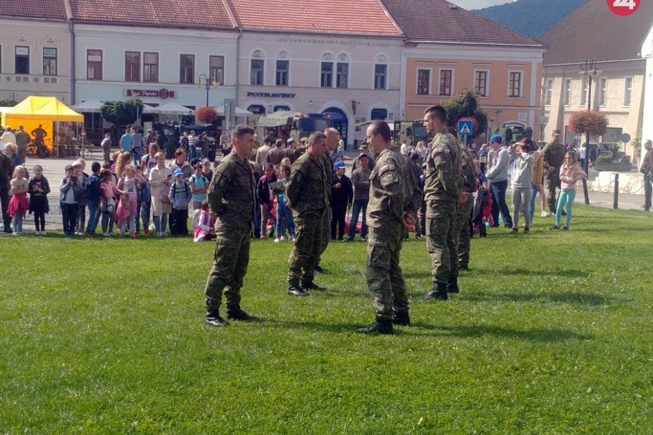 Obrazom: Oslava 100. výročia plynovej služby a chemického vojska