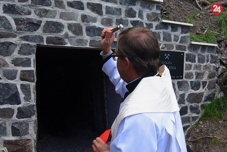 OBRAZOM: V Kvetnici slávnostne sprístupnili štôlňu svätá Helena