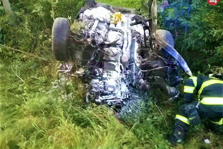 Vážna nehoda v Považskom Podhradí: FOTO priamo z miesta