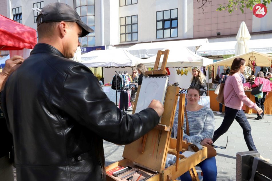 V OBRAZOCH: Zvolenský jarmok zaplnil námestie stánkami