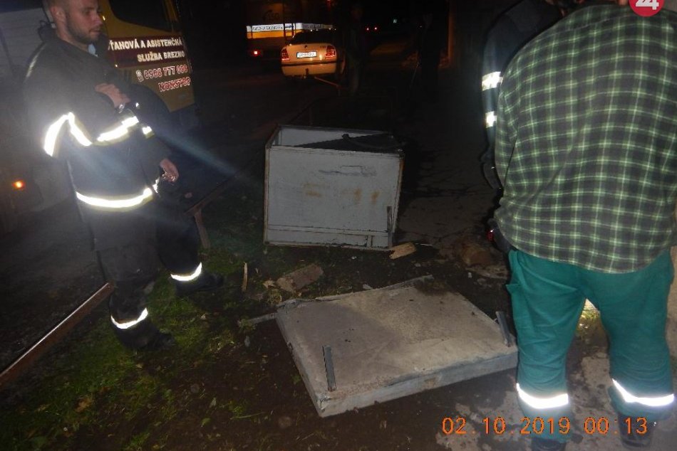 Neznámy vodič havaroval vo Valaskej