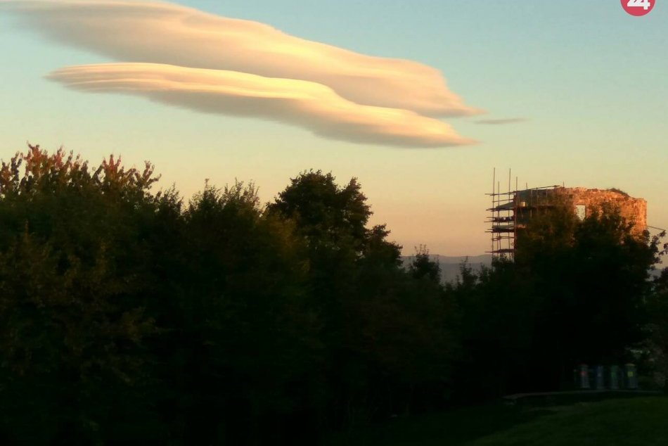 Mrak v Prešove a okolí mal zvláštny tvar: Ľudia ho fotili z rôznych uhlov