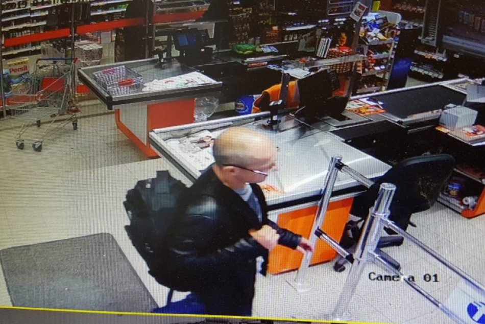 Muž vo Valaskej "nakúpil" bez platenia