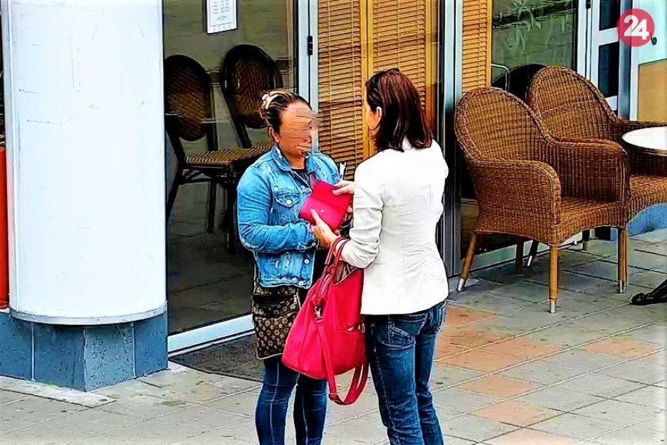 Falošná zbierka v uliciach Považskej: Rumunky v rukách mestskej polície