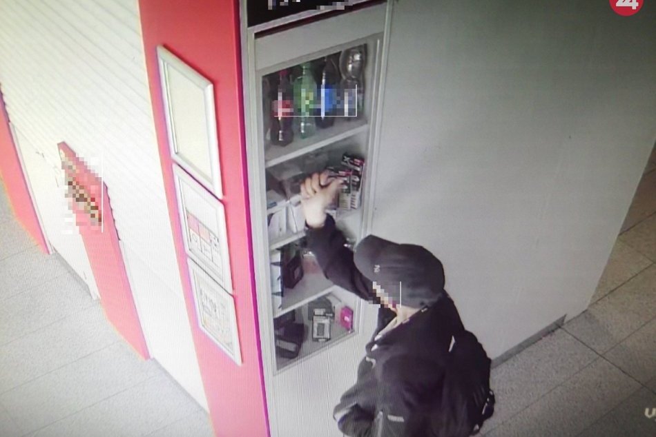 FOTO: Na Legionárskej ulici v Trenčíne prišlo ku krádeži