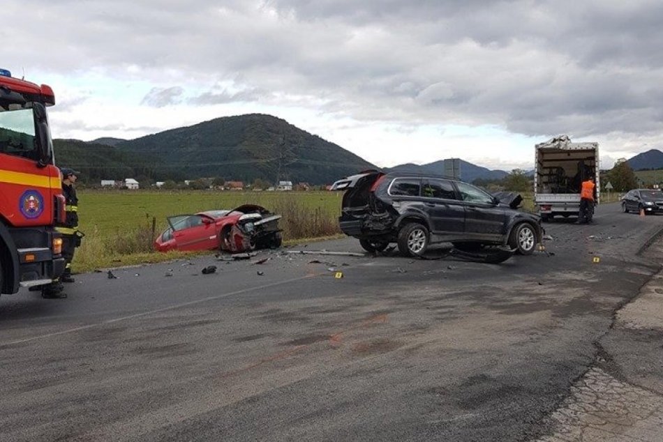 FOTO: Zrážka troch áut pri Žiline