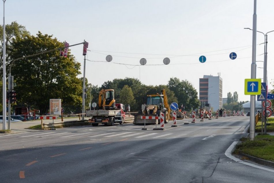 FOTO: Rekonštrukcia Univerzitného mosta v Nitre je v plnom prúde