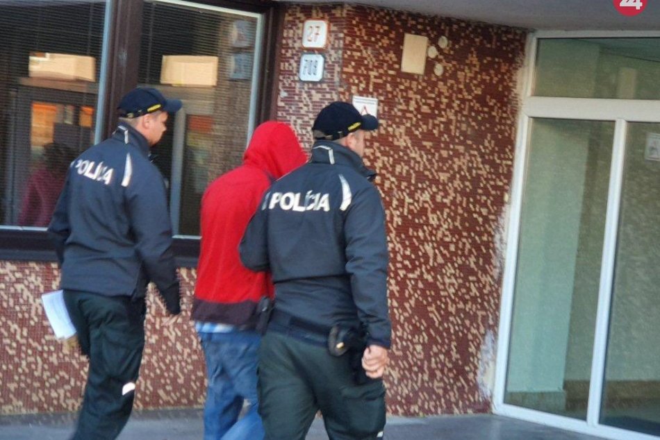 FOTO: Miro (38) a Milan (32) obvinení z okradnutia starenky (88) z Trenčína