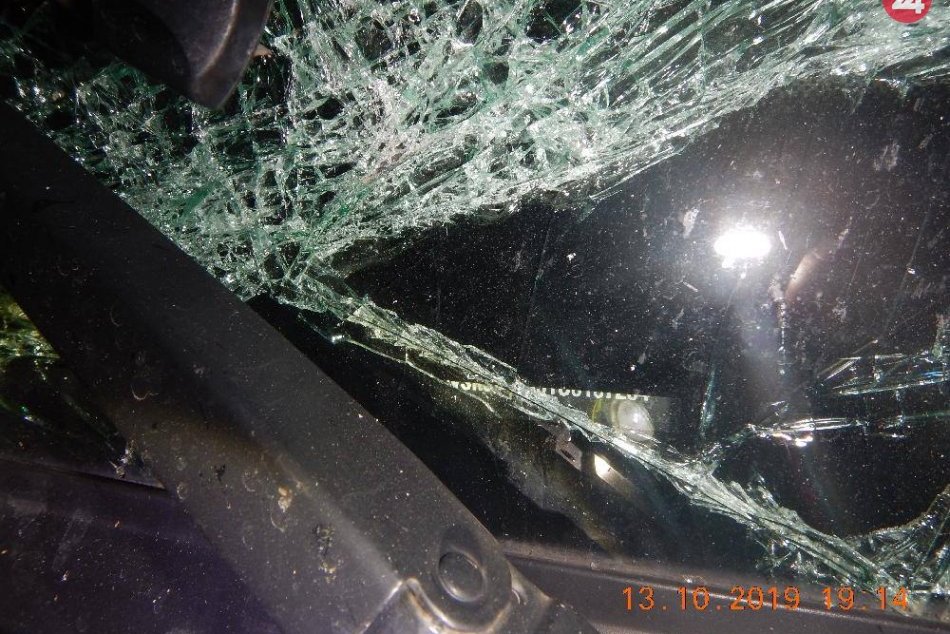 V OBRAZOCH: Zábery z večernej nehody na zvolenskej križovatke