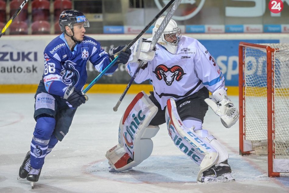 V OBRAZOCH: Bystrickí hokejisti pod Urpínom zdolali Popradčanov