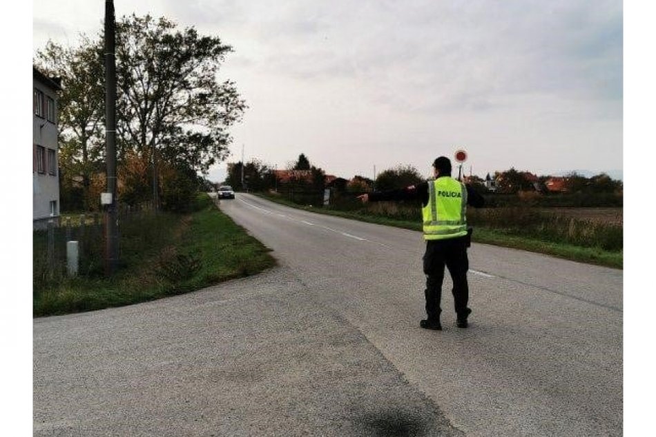 Nebezpečné železničné priecestia: Policajti si posvietia aj tie v Nitrianskom kr