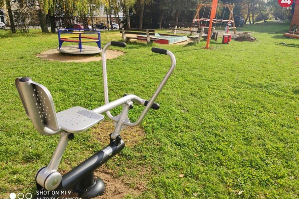 V OBRAZOCH: V Radvani vyrástlo ihrisko pre malých aj veľkých