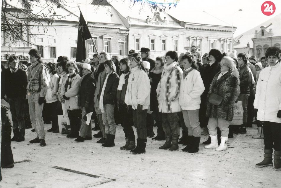 FOTO: Nežná revolúcia v Liptovskom Mikuláši