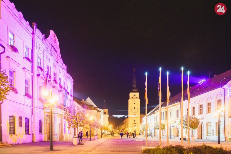 Trnavská radnica zažiarila na purpurovo