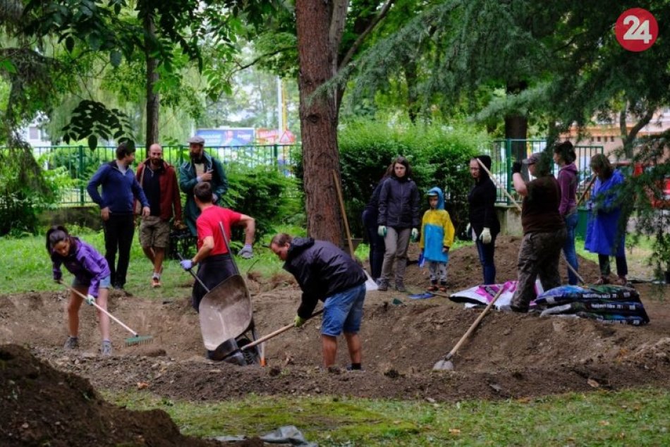 Dažďové záhrady sú aj na Strednej odbornej škole technickej v Michalovciach