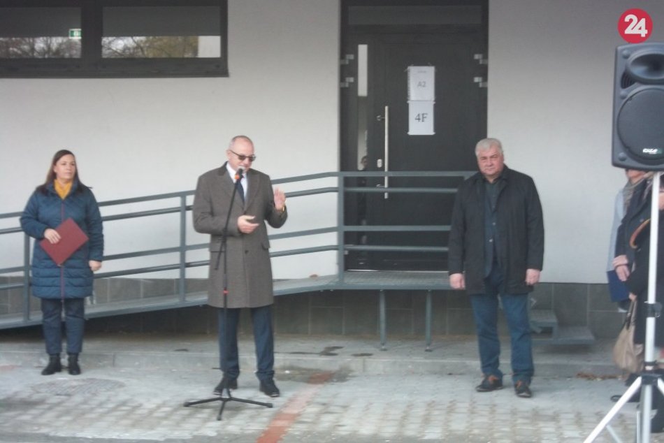 V Šali odovzdali nájomné byty: Ich obyvateľov pozdravil aj minister Érsek, FOTO