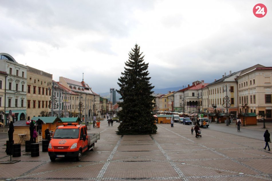 V OBRAZOCH: Prvé zábery z bystrických vianočných trhov