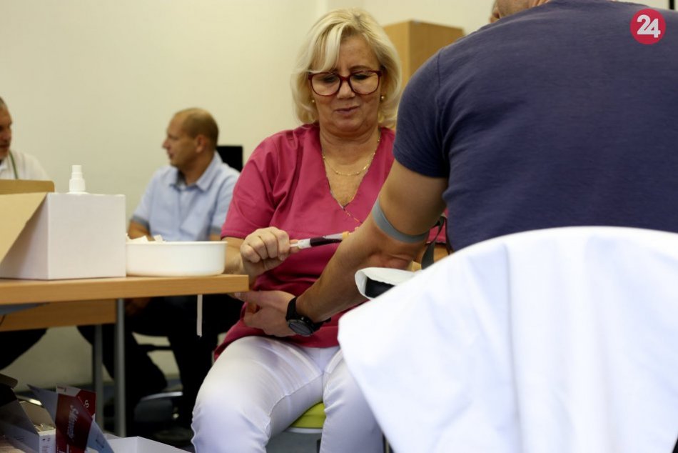 V OBRAZOCH: Policajti v Bystrici hromadne darovali krv