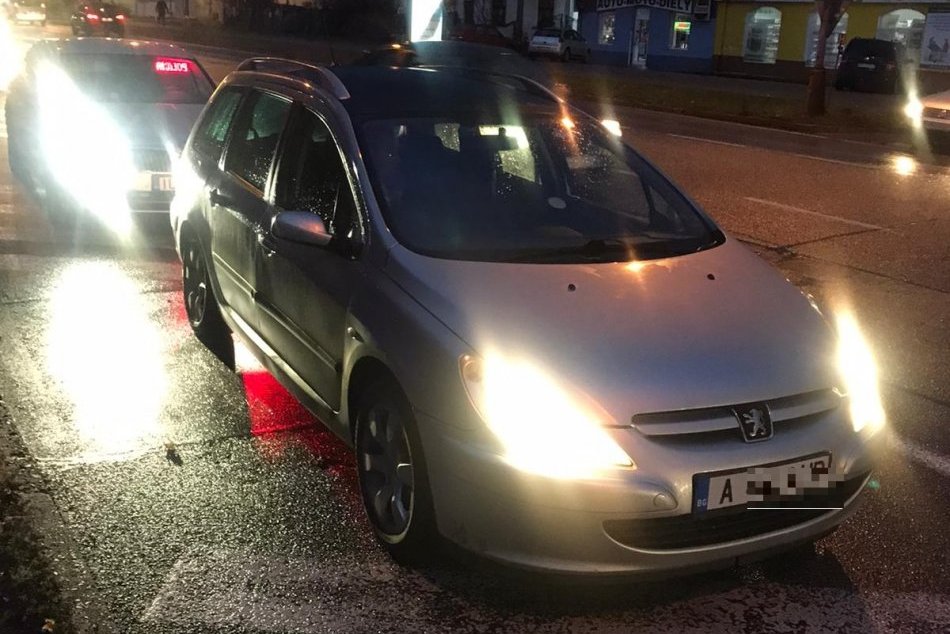 FOTO: Pri celokrajskej policajnej kontrole Bulhar nafúkal a zaistili mu auto